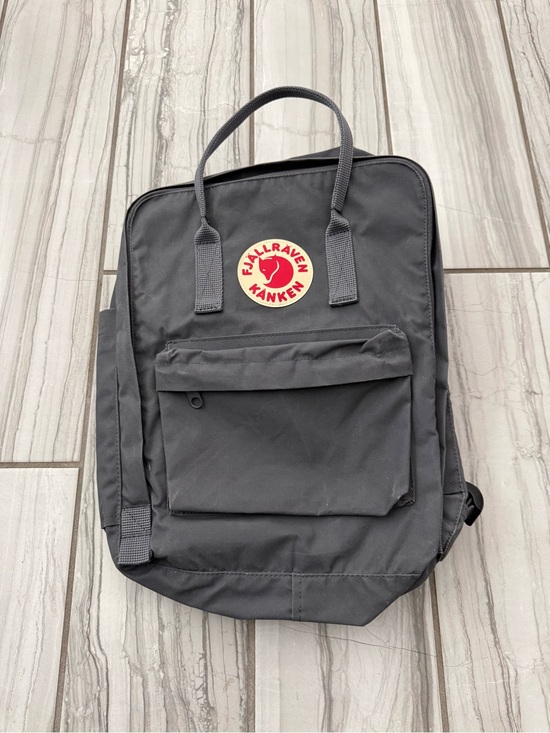 Fjall Raven Kanken Backpack. EUC